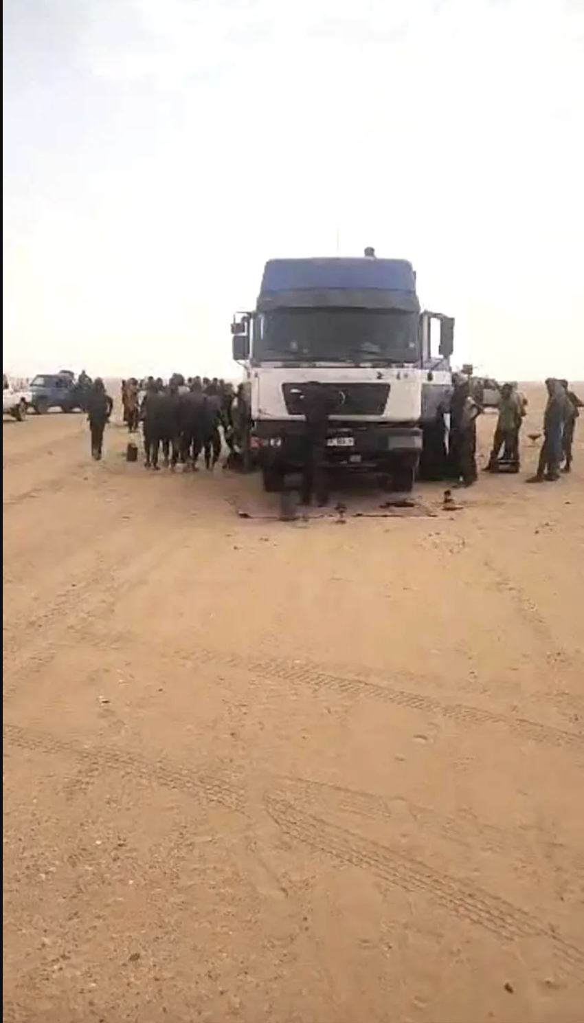 Ám ảnh hiện trường vụ hỏng xe giữa sa mạc Sahara: 49 người tử vong vì khát nước, 2 người sống sót thần kỳ nhờ đi bộ 48km