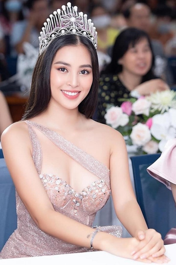 Sau khi đăng quang, Tiểu Vy đại diện Việt Nam tham gia Hoa hậu Thế giới 2018 và lọt Top 30 chung cuộc. Ảnh: FBNV