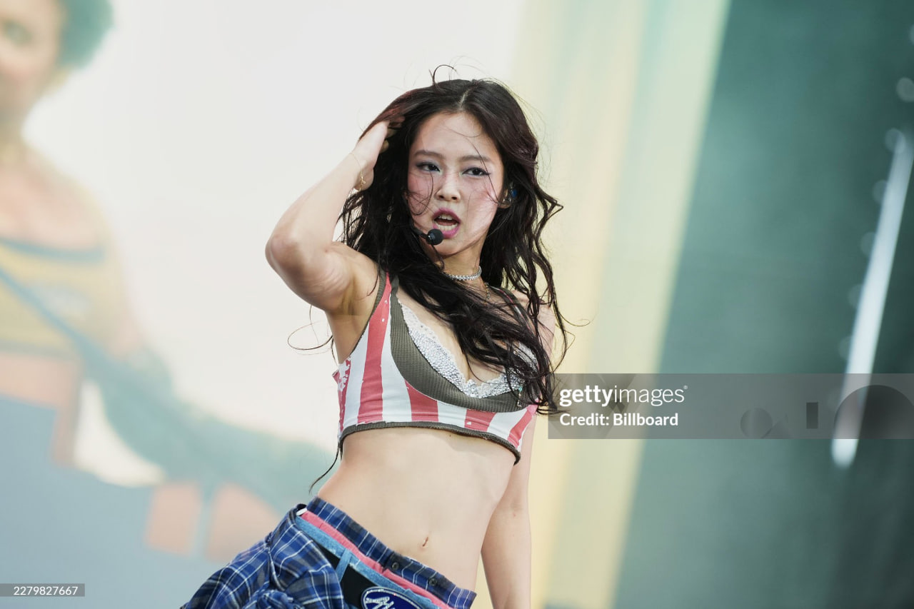  Jennie tiếp tục ghi thêm một cột mốc đáng nhớ trong sự nghiệp khi trở thành nghệ sĩ solo K-pop đầu tiên biểu diễn ở vị trí headliner tại Governors Ball