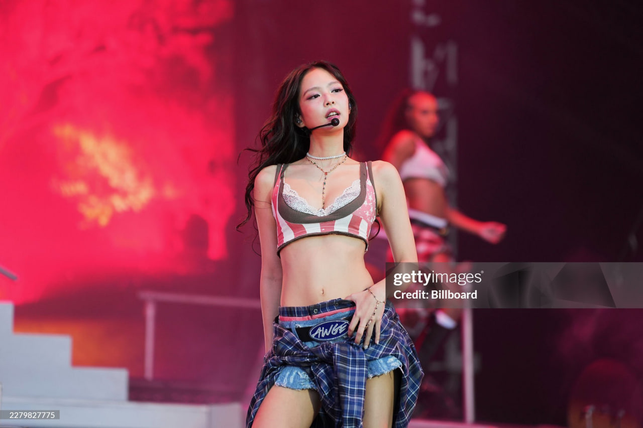 Jennie liên tiếp ghi tên mình vào danh sách nghệ sĩ headliner tại nhiều lễ hội âm nhạc quốc tế