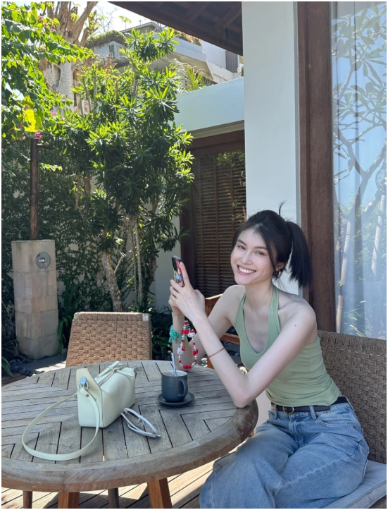Cuộc sống thật của H.T - nàng thơ giấu cả thế giới sinh con cho chủ tịch nổi tiếng showbiz
