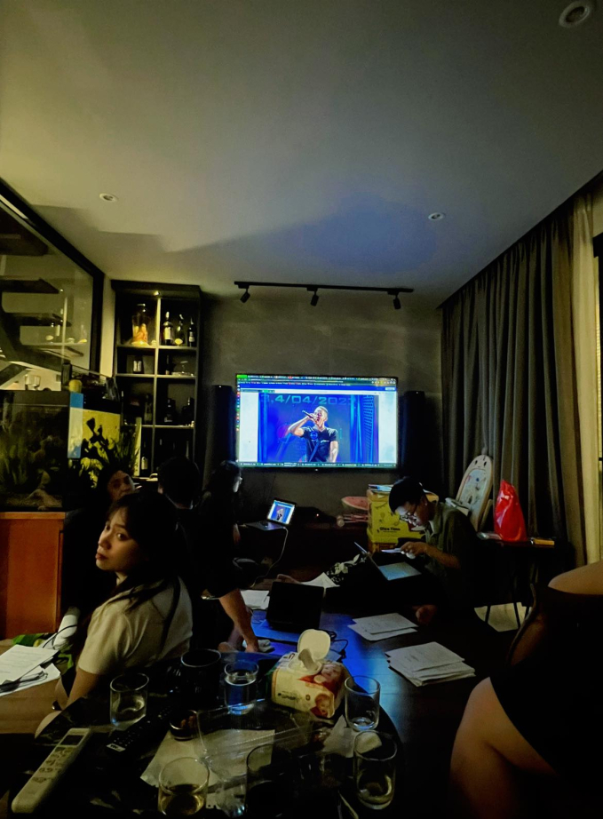 Sao nam hạng A cưới fangirl kém 5 tuổi: Vung tiền tỷ xây tổ ấm đẹp như khách sạn tặng vợ con