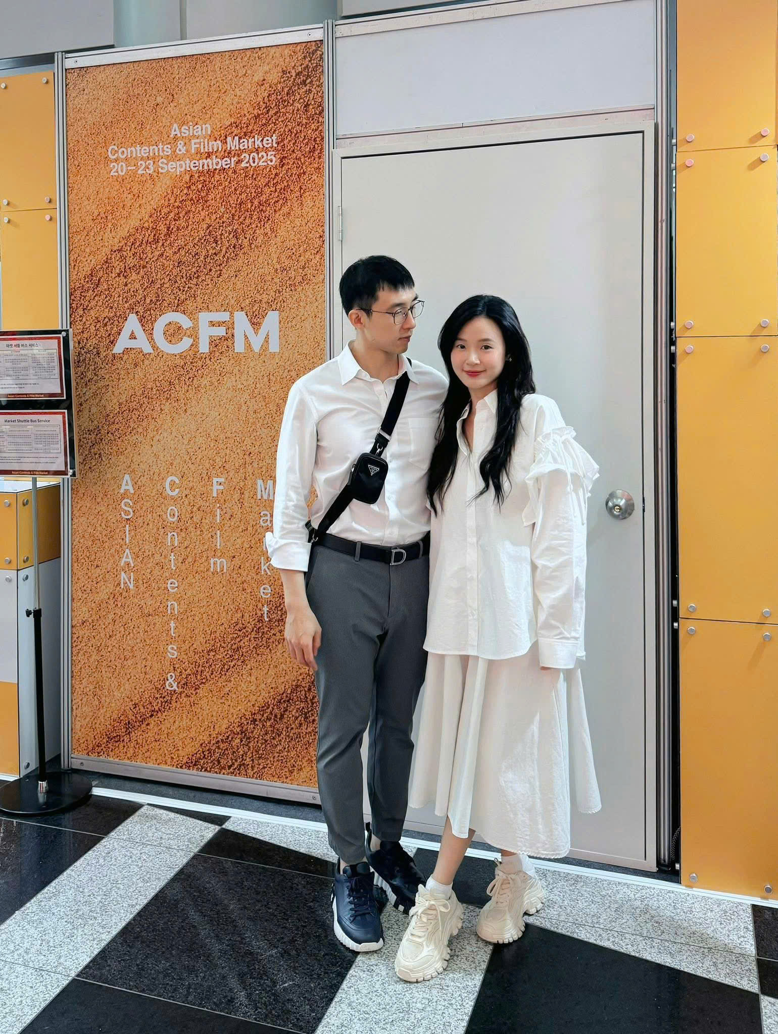 Người đẹp liên tục để lộ vóc dáng có phần đầy đặn trong thời gian qua. Ảnh: FBNV