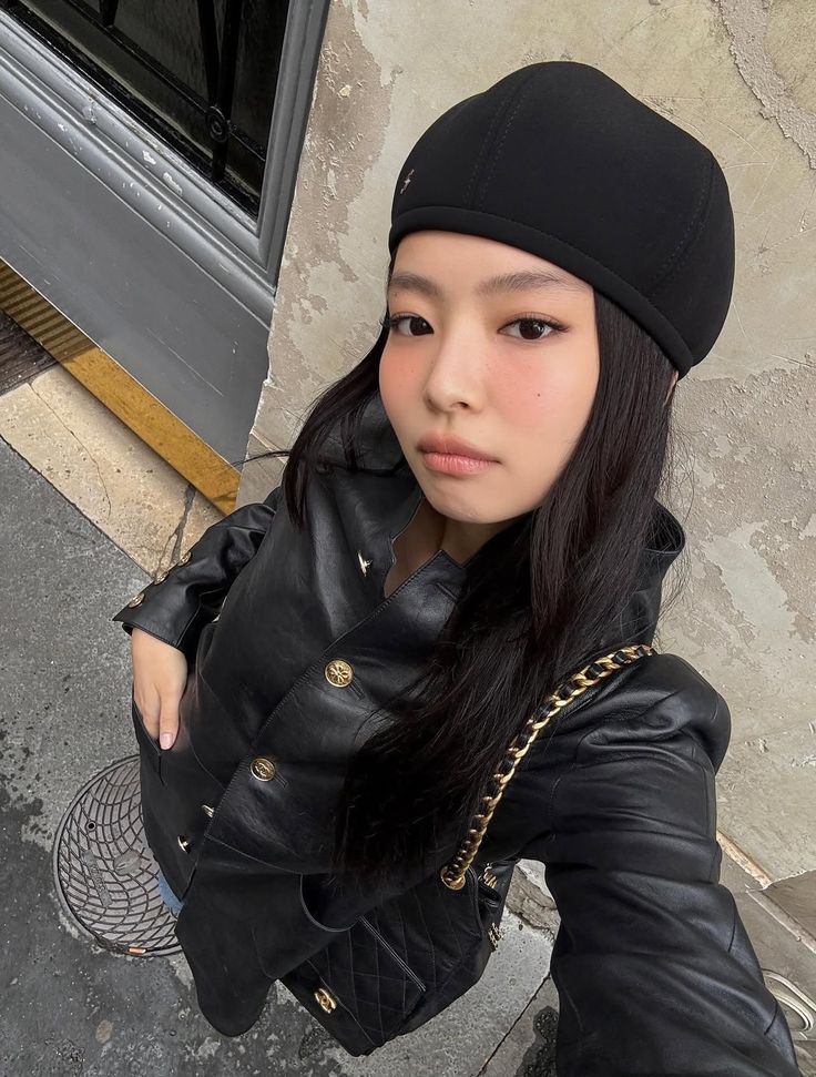 Ngọc nữ 1m55 khoe nhan sắc đời thường, dân tình phải so ngay với Jennie