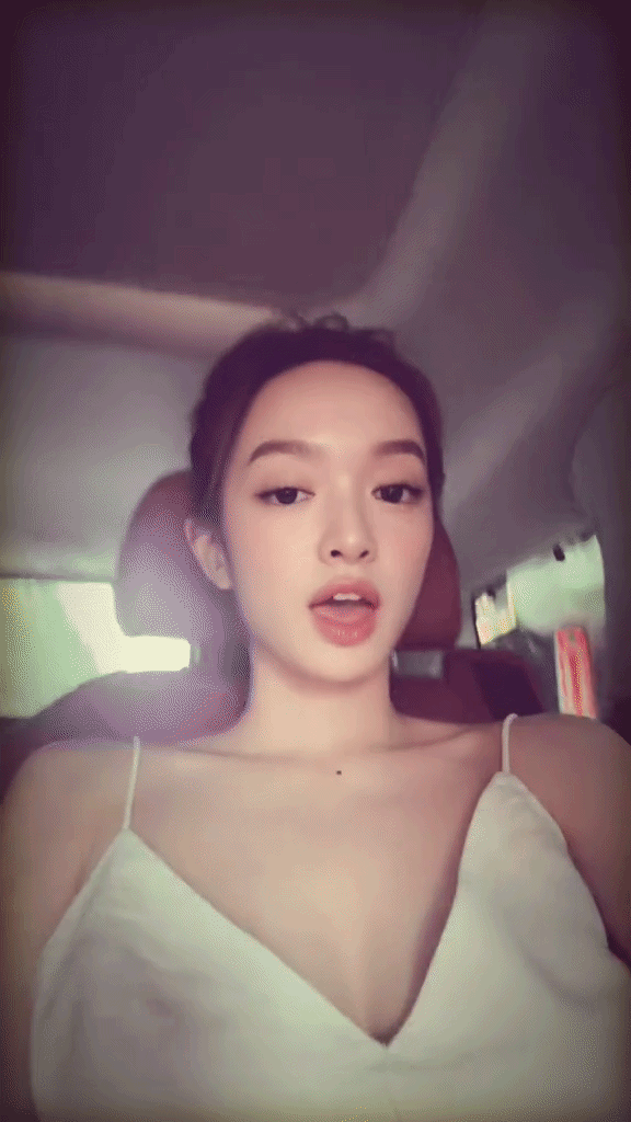 Ngọc nữ 1m55 khoe nhan sắc đời thường, dân tình phải so ngay với Jennie