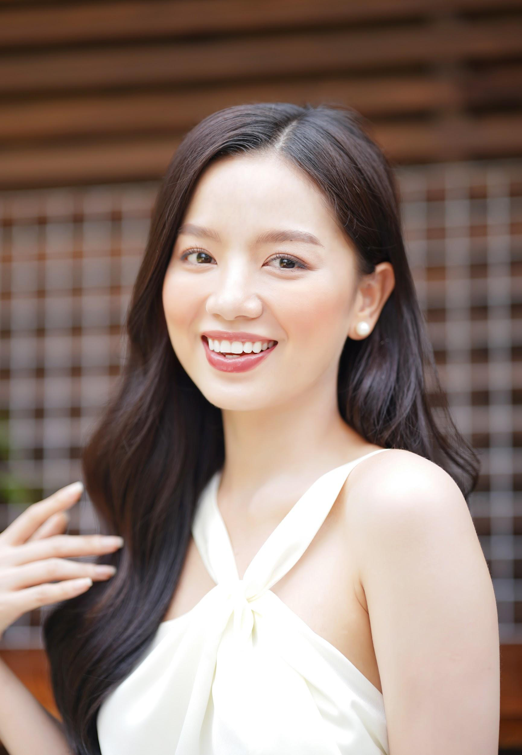 Ngoại lệ của showbiz: Mỹ nhân chưa một lần mặc xấu, đi đến đâu cũng tạo nên khung hình thời trang