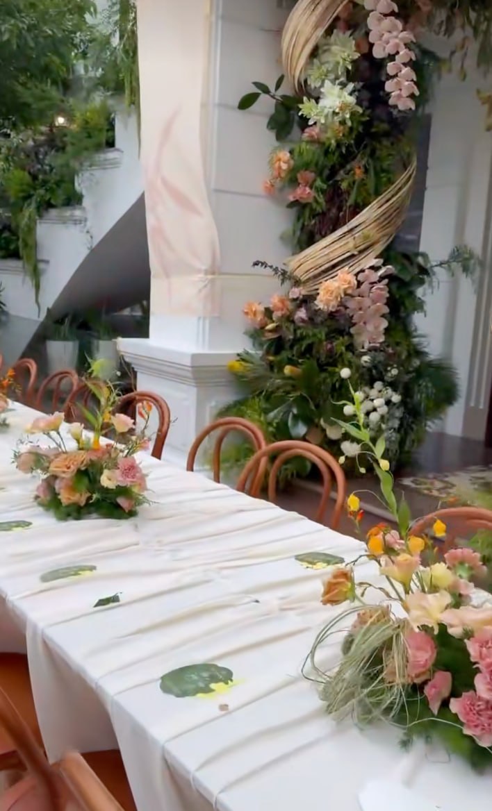 Cơ ngơi hoành tráng của nhà gái được trang trí cầu kỳ (Nguồn: @phidiepwedding)