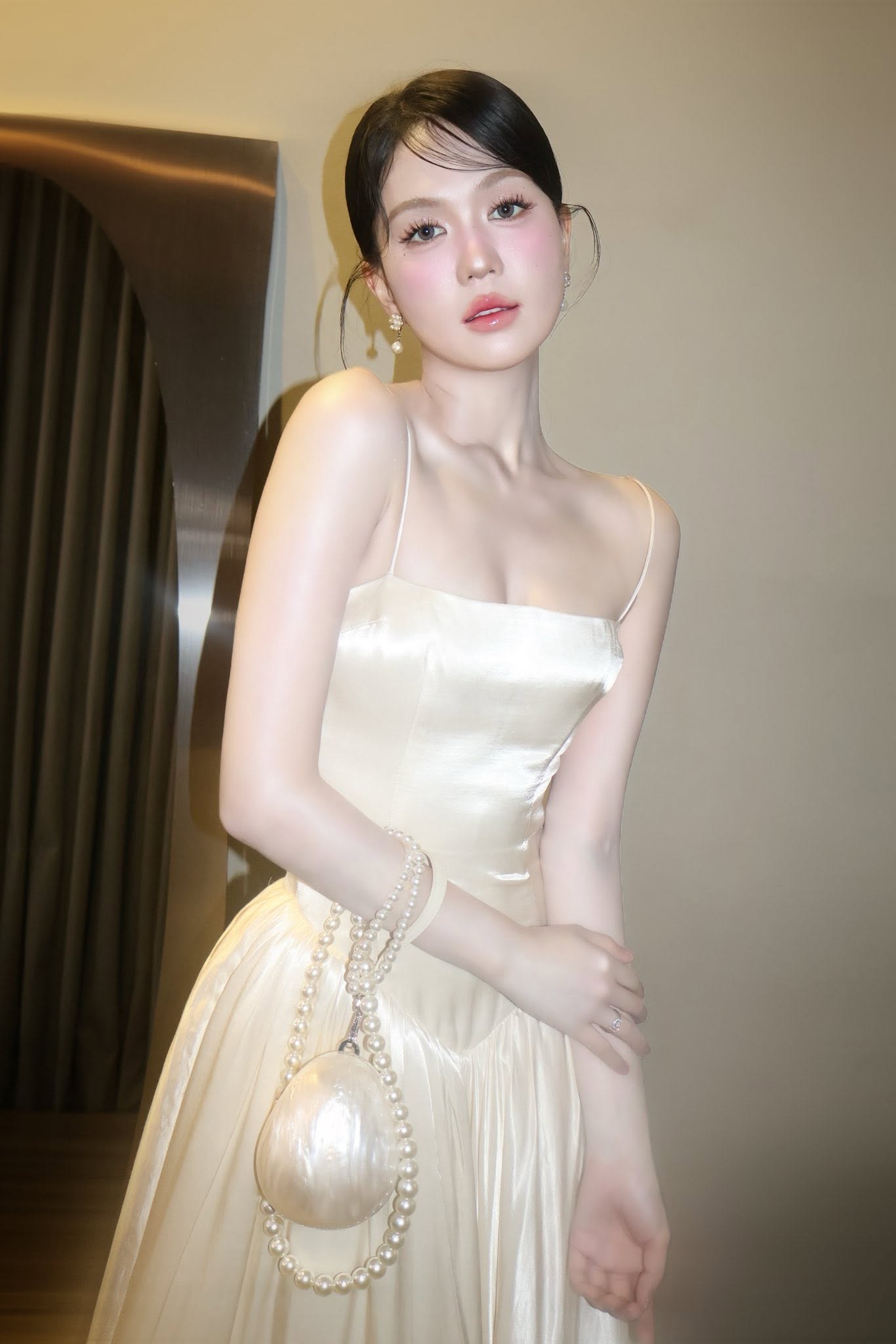 Không chỉ làm người mẫu, Ngọc Trinh còn lấn sân điện ảnh với một số bộ phim như Vòng eo 56 , Chị mẹ học yêu , Vu quy đại náo , Em là của em hay Chị chị em em 2... Ảnh; FBNV