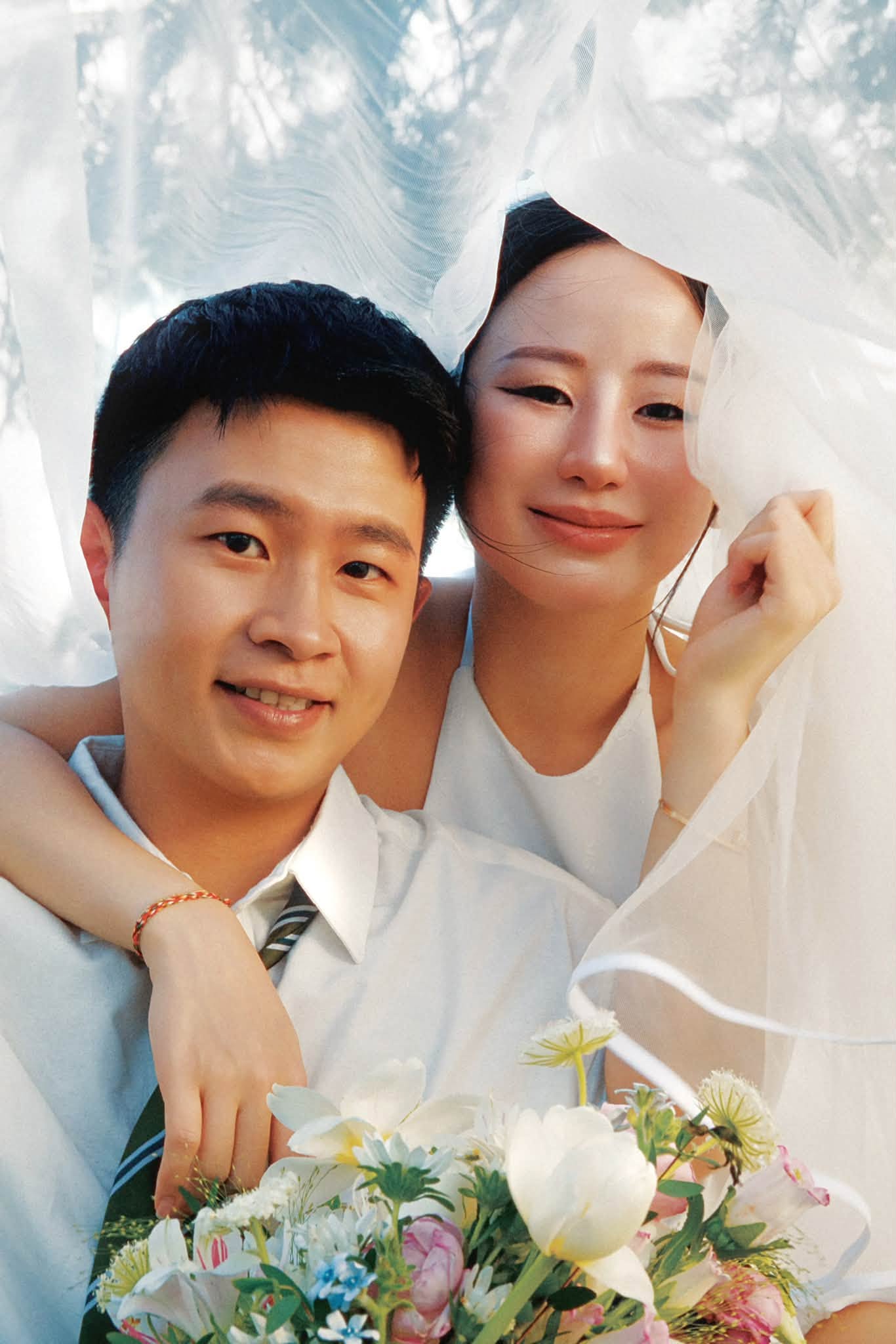 Tiểu thư Hà Tĩnh lên xe hoa “sáng nhất” một vùng: Cô dâu đeo vàng đeo đầy người, gia thế nhà chồng gây tò mò