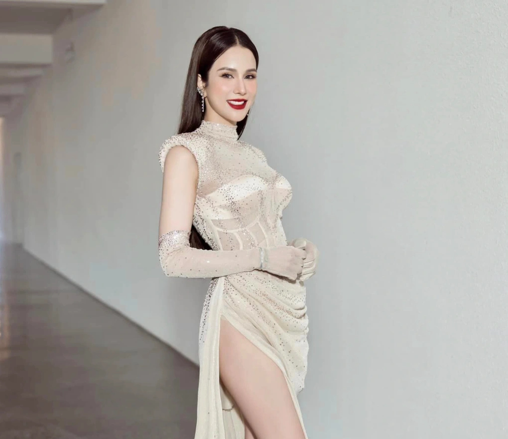 Mỹ nhân showbiz ly hôn chồng thiếu gia: Ở biệt thự 600m² đẹp như mộng, cuộc sống ngày càng lên hương