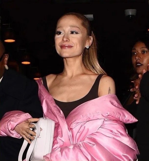 Bức hình Ariana Grande qua 7 năm: Sự thay đổi chua xót