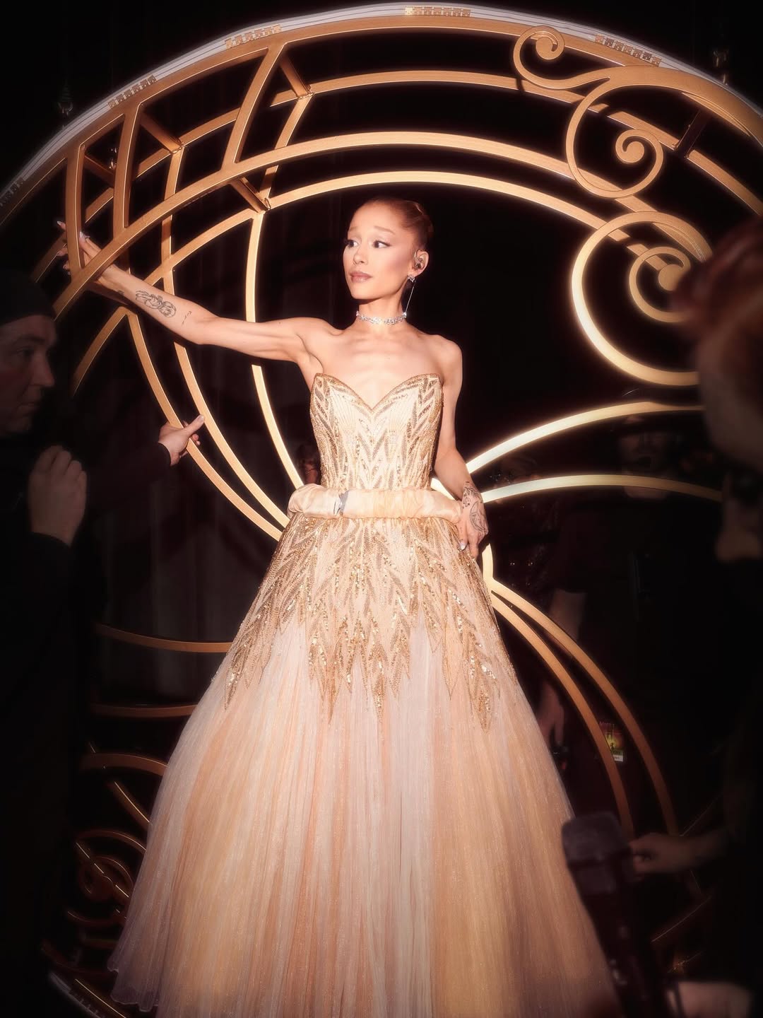 Thân hình gầy gò của Ariana Grande khiến khán giả phải kêu trời. (Nguồn: Instagram)