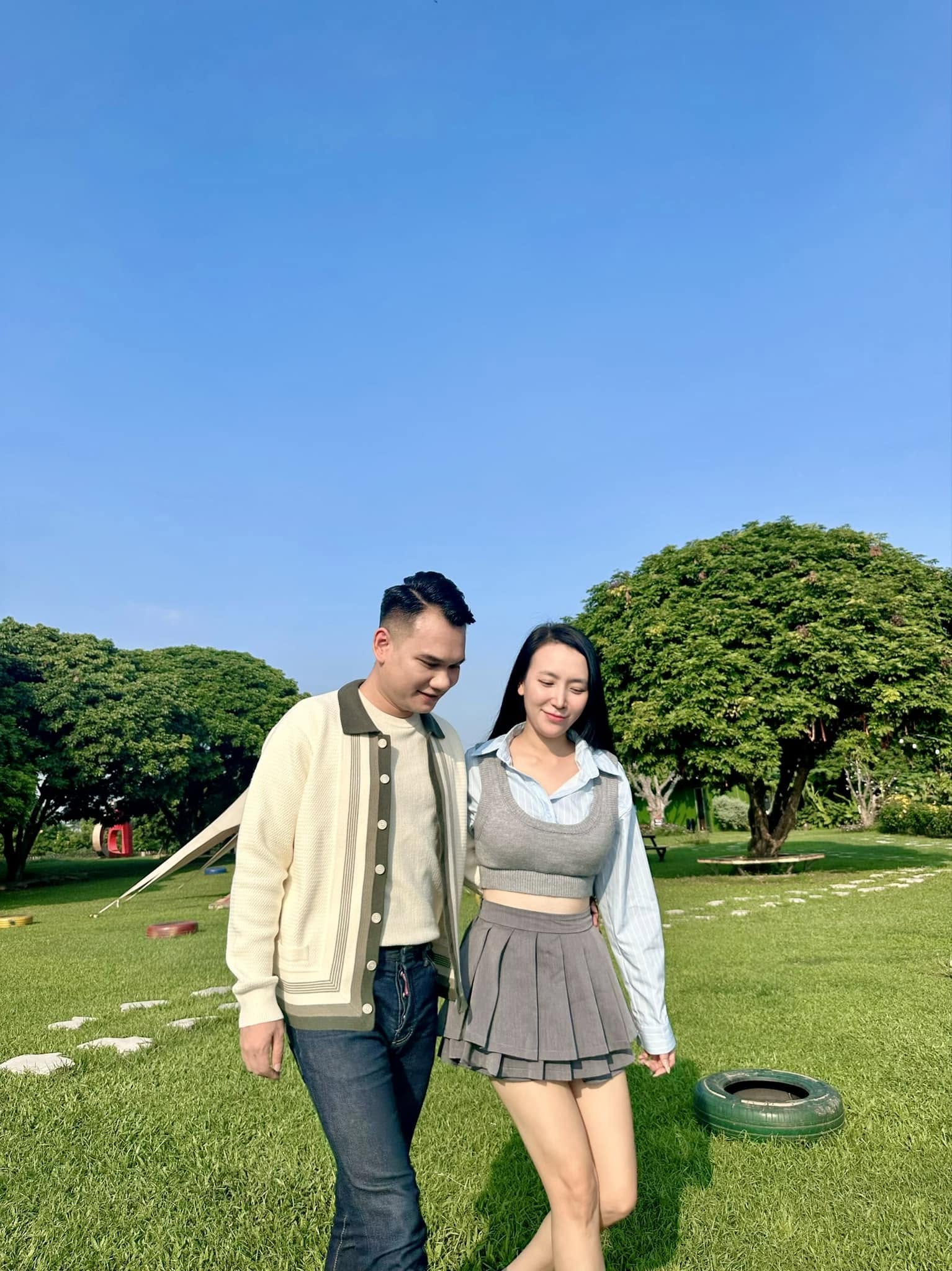 Sao nam Vbiz bươn chải làm nhân viên bán xăng dầu để nuôi em trai: Nay thành trùm BĐS, sống viên mãn bên vợ DJ nóng bỏng