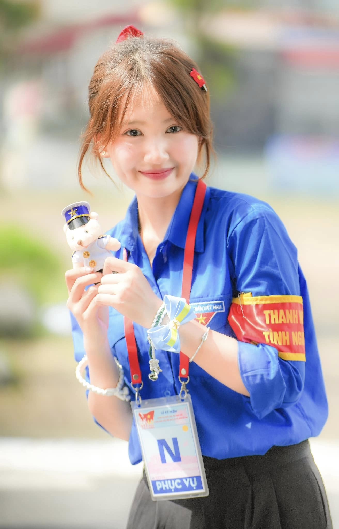 Cô bạn ngoài đời là một