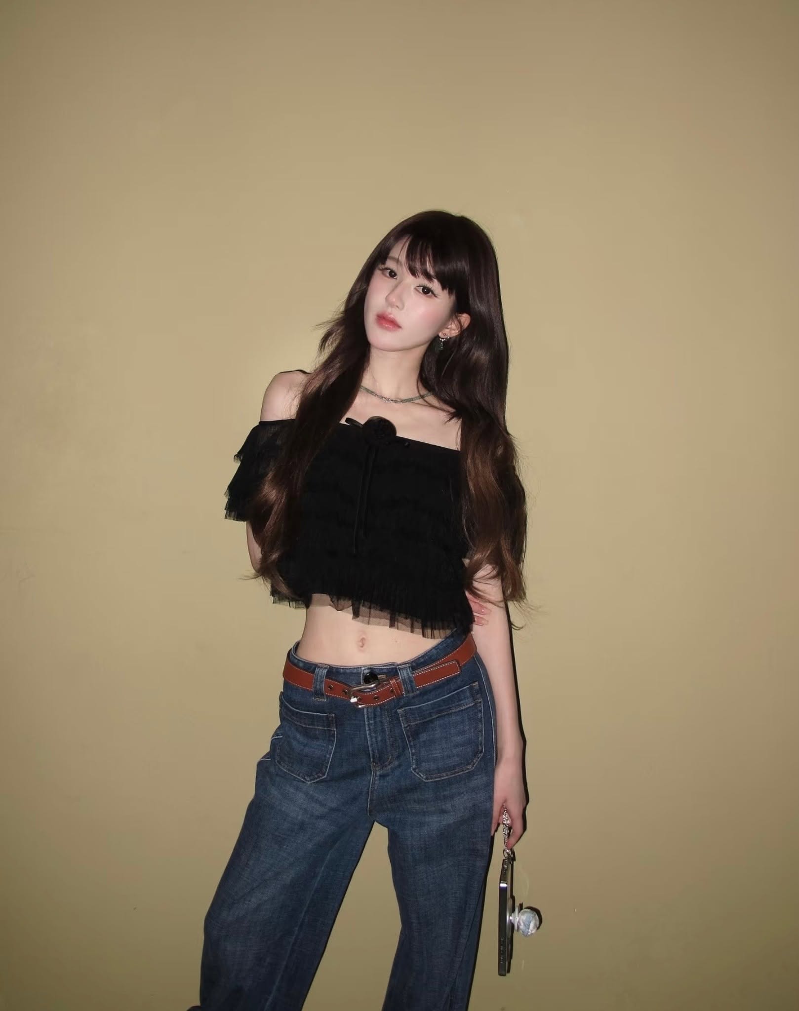 Hot girl mạng vụt sáng thành sao hạng A: Gương mặt sáng bừng như nắng hạ, gu thời trang khiến 1,4 tỷ dân xiêu lòng