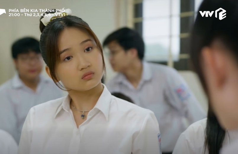 Nữ sinh lớp 12 nổi loạn đang gây sốt phim VTV: “Xính lao” thế hệ mới, mặt baby nhưng hợp vai ngổ ngáo