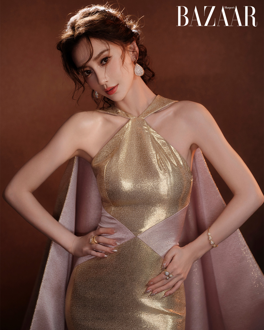 Nhìn Lisa (BLACKPINK) biểu diễn ở World Cup mà thấy bất công cho Angelababy
