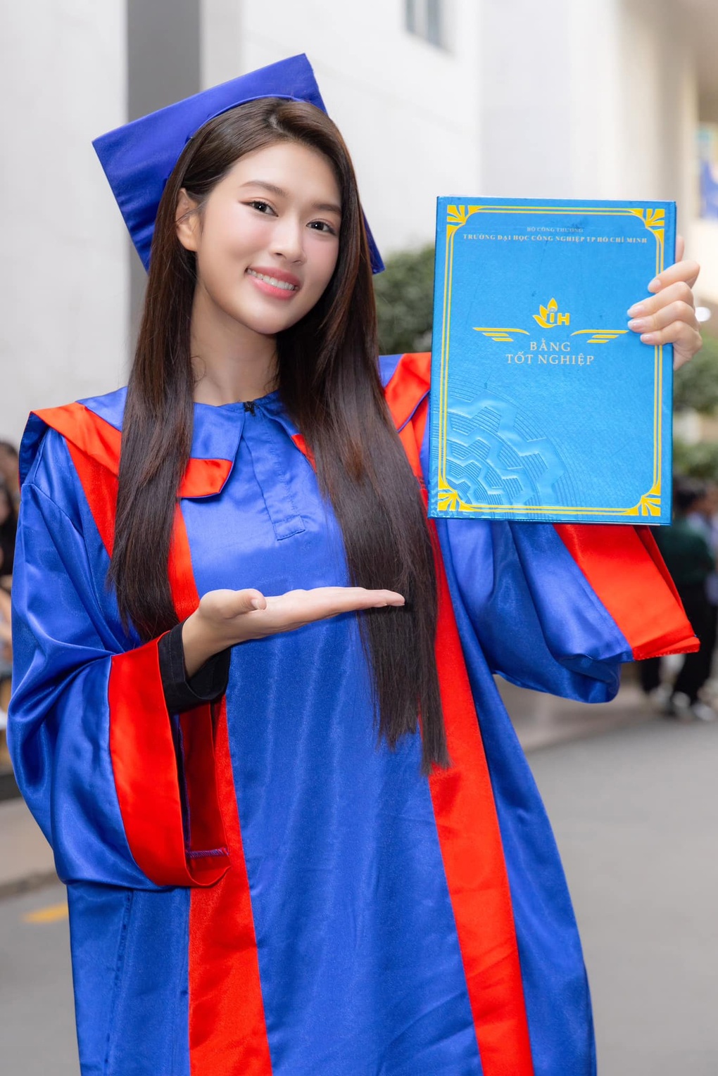 Trước nhiều ý kiến trái chiều, nàng hậu đã chính thức lên tiếng giải thích quan điểm của mình. Ảnh: FBNV