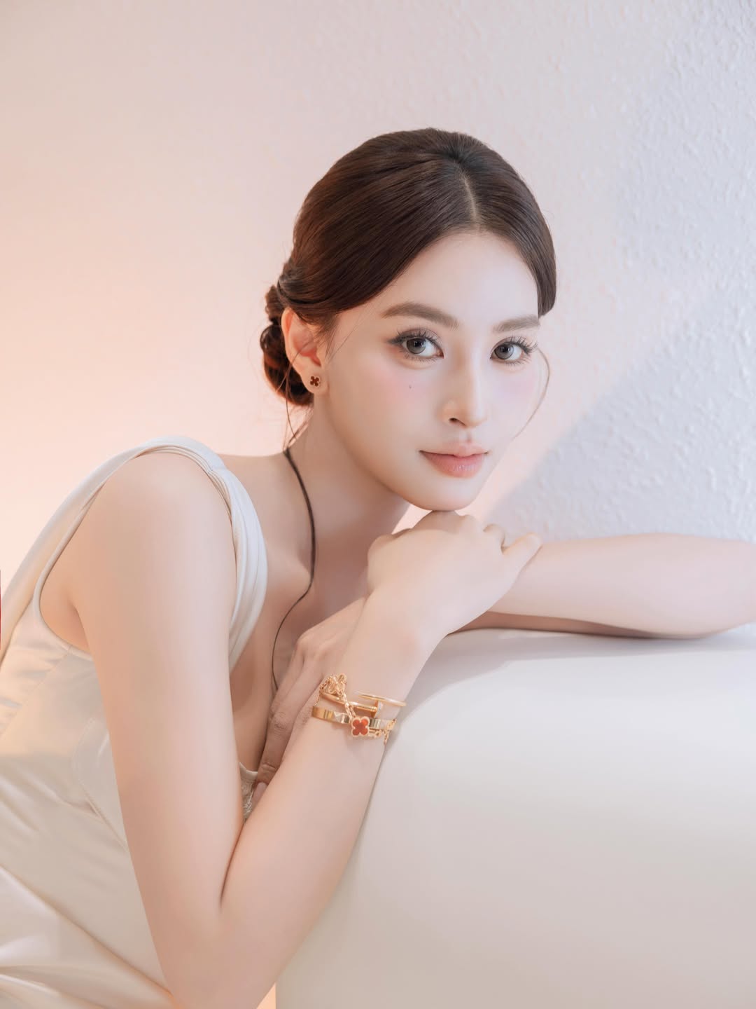 Sau 7 năm đăng quang, Tiểu Vy vẫn duy trì phong độ nhan sắc ấn tượng, thậm chí ngày càng mặn mà và cuốn hút hơn. (Nguồn: Instagram)