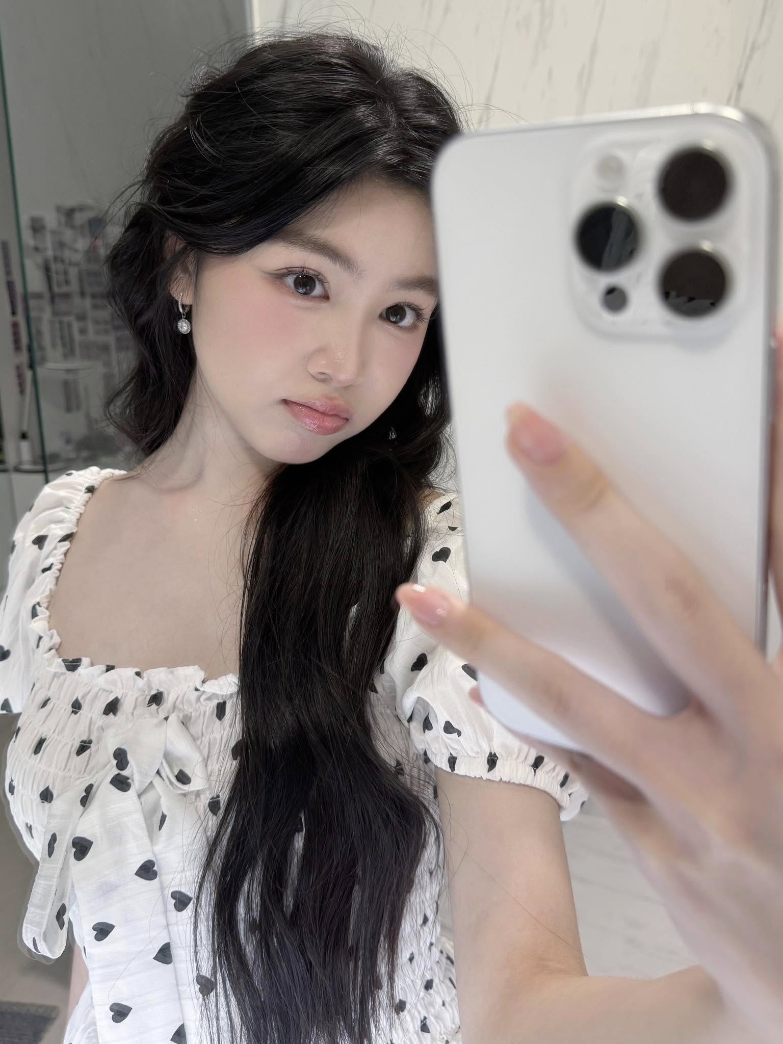 Vẻ ngoài xinh xắn của Lọ Lem.