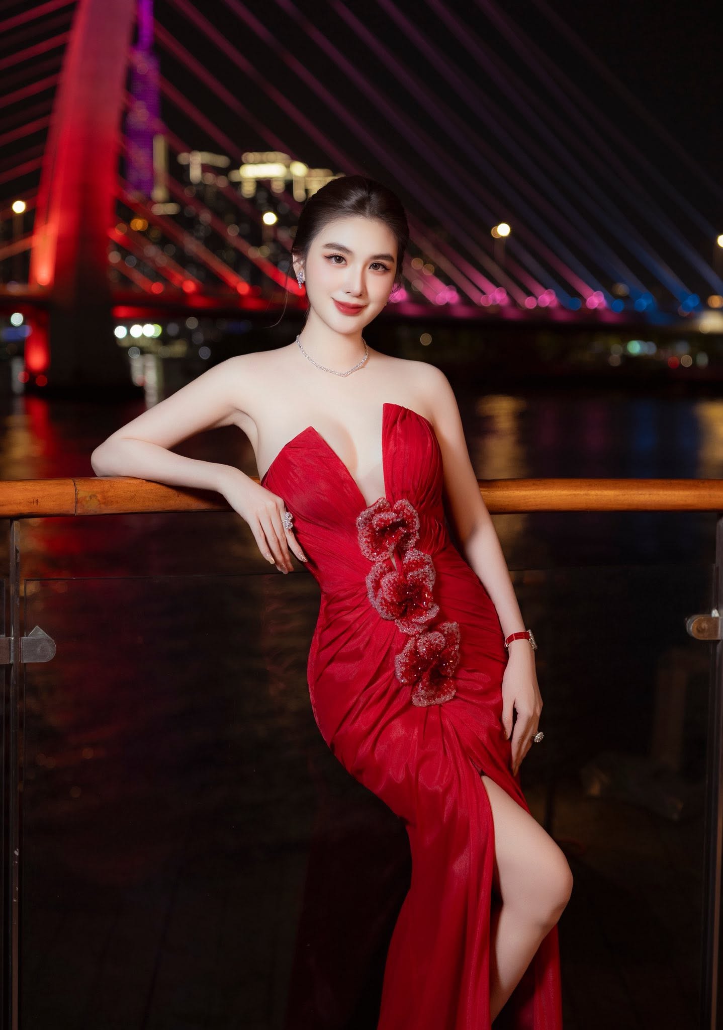 Ngọc Loan hiện đang đảm nhận vai trò giám đốc điều hành bệnh viện của bác sĩ Chiêm Quốc Thái. Ảnh: FBNV