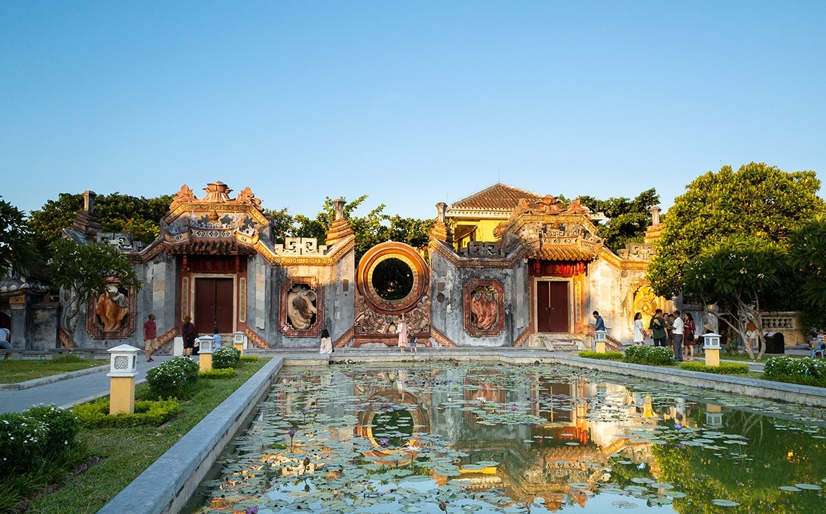 Cổng Tam Quan Chùa Bà Mụ