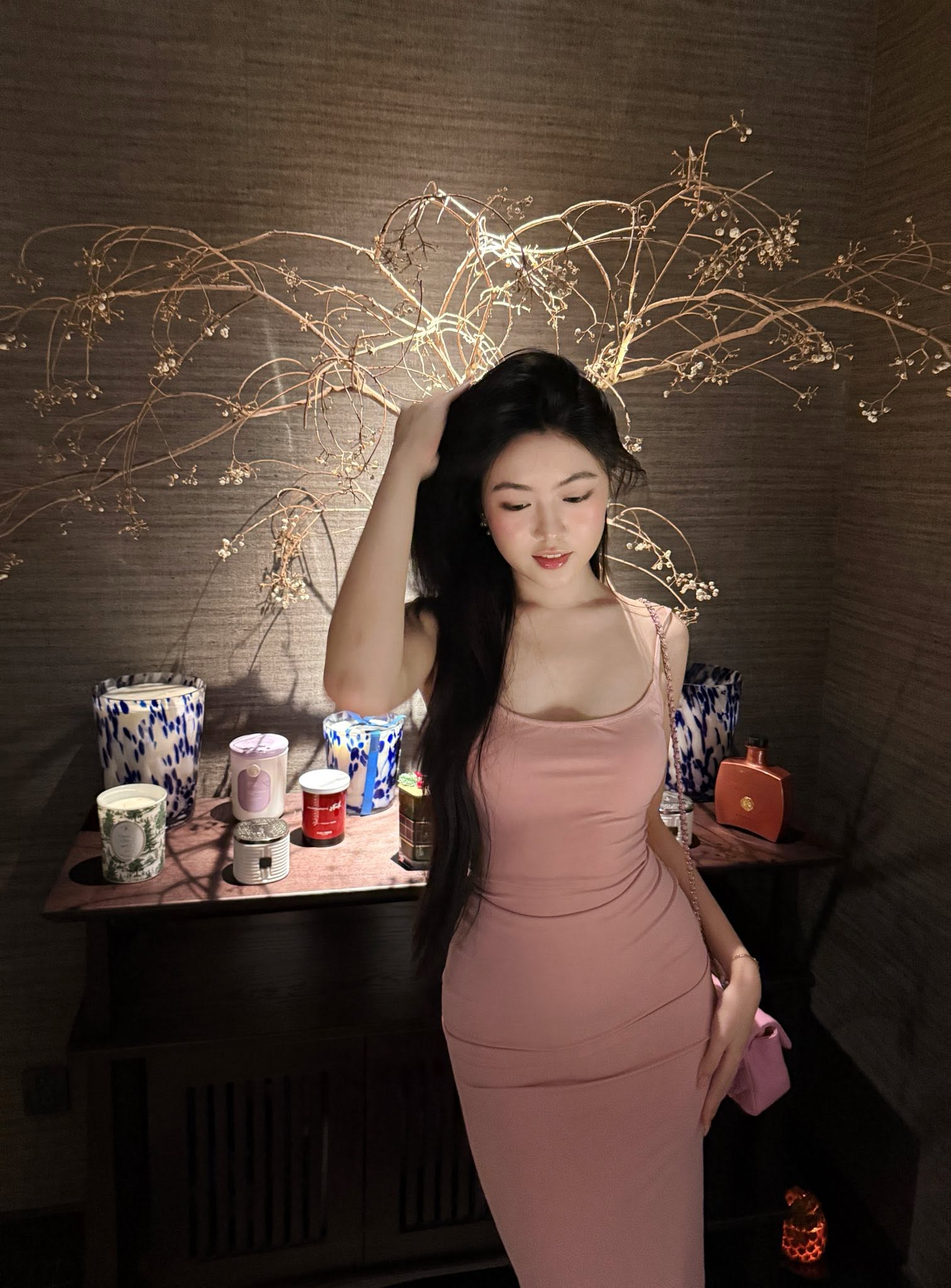 Dù không hoạt động nghệ thuật, con gái nhà MC Quyền Linh vẫn có lượng người theo dõi lớn trên mạng xã hội. Ảnh: FBNV