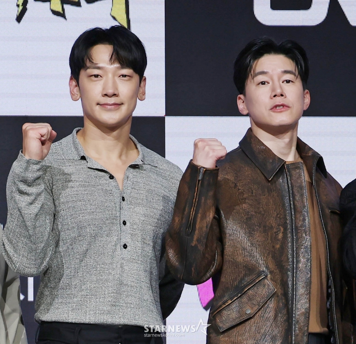 Bi Rain và Kim Mu Yeol hình thành mối quan hệ bạn bè thân thiết từ thời đi học.