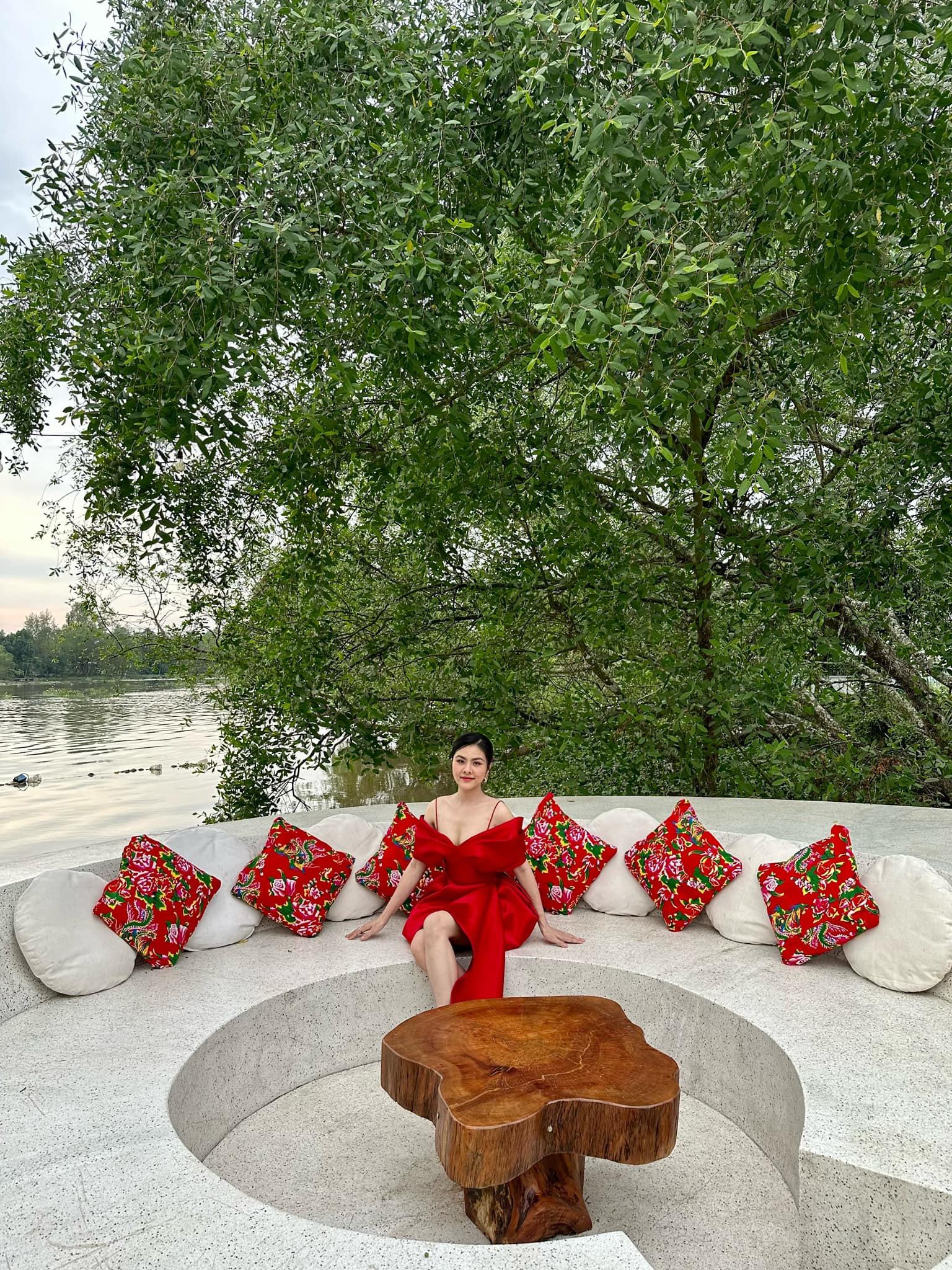 Không gian ở đây góc nào cũng chill và bình yên