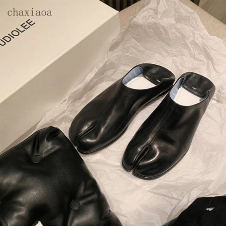 Rosé mặc lại áo cũ 5 năm tuổi, dân mạng thốt lên: Tôn trọng, cổ điển, thần giữ của là chị!