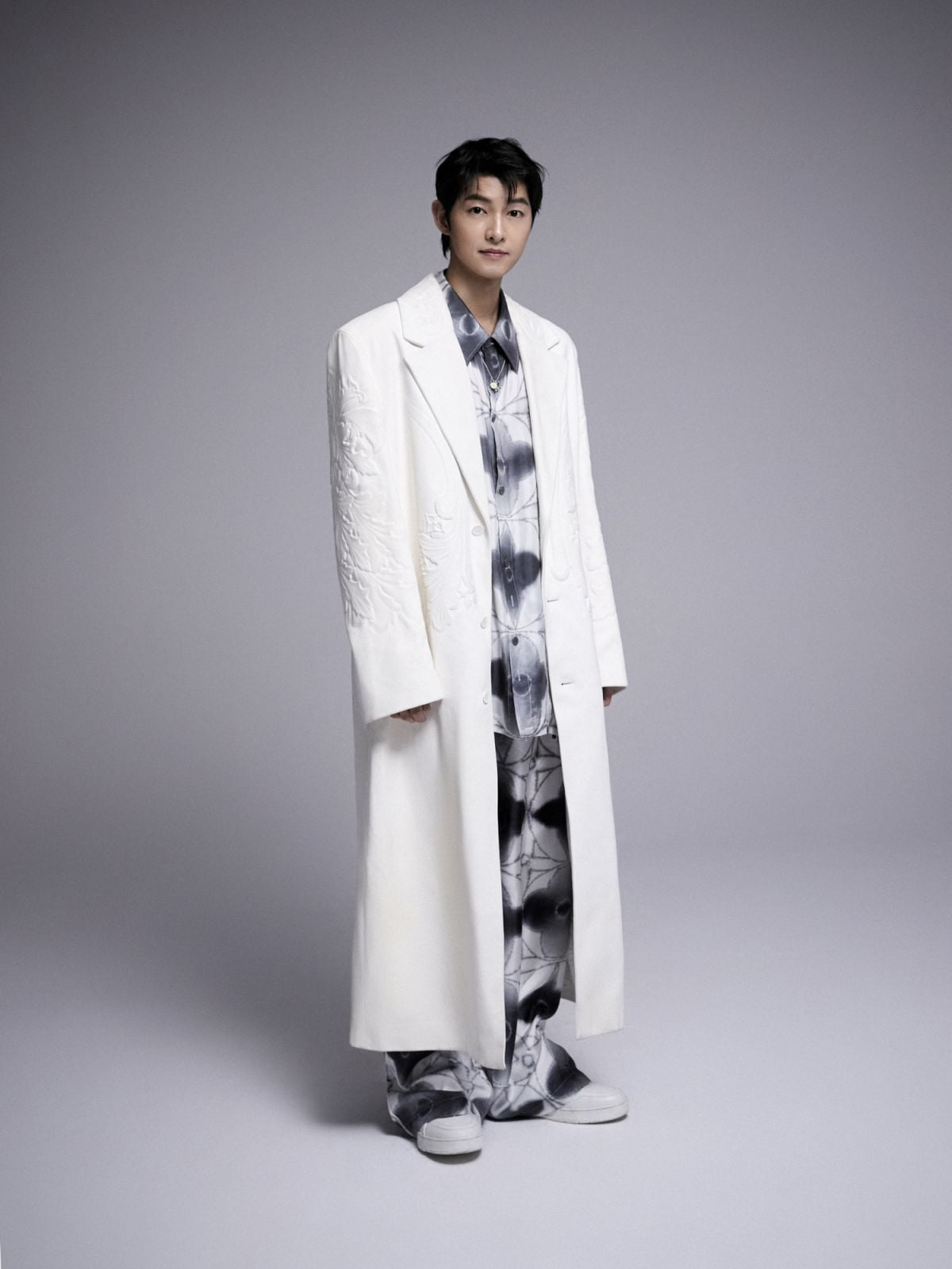 Nhờ người vợ thứ 2, Song Joong Ki thoát nghi án khai gian nhưng khó lòng