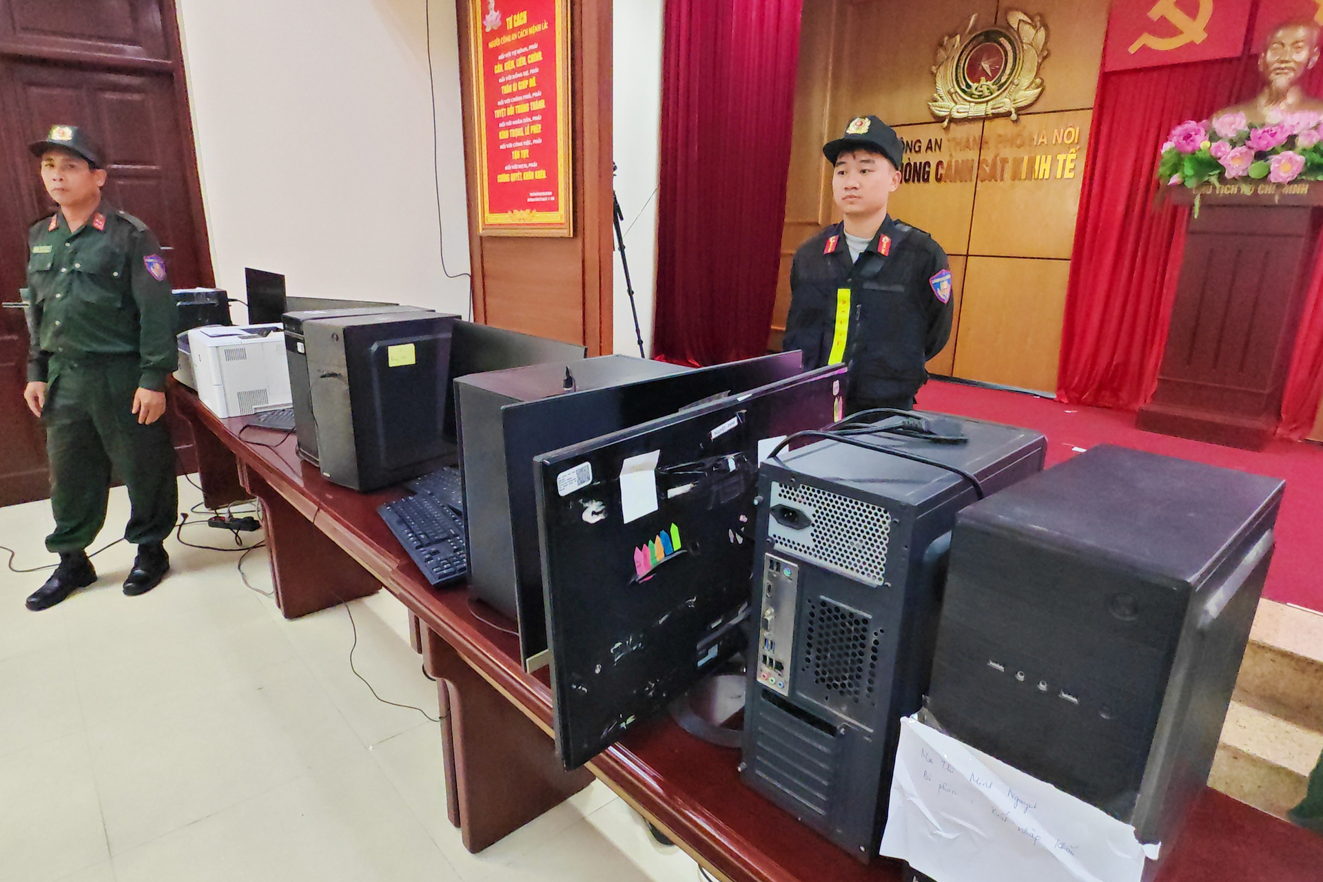   Cơ quan Cảnh sát điều tra Công an TP Hà Nội tiếp tục củng cố hồ sơ, điều tra, xác minh, khởi tố thêm các vụ án, bị can có liên quan, đồng thời tập trung thu hồi tài sản bị chiếm đoạt.  