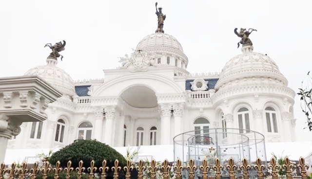 Dụi mắt nhiều lần trước lâu đài nguy nga của đại gia Thanh Hóa: Biến câu chuyện cổ tích thành hiện thực