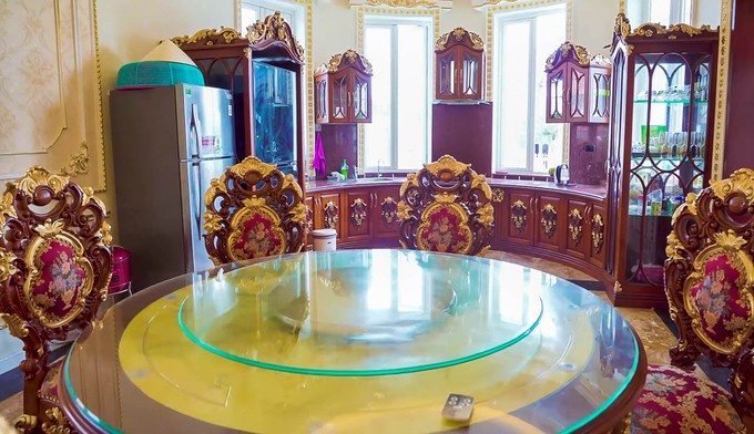 Dụi mắt nhiều lần trước lâu đài nguy nga của đại gia Thanh Hóa: Biến câu chuyện cổ tích thành hiện thực