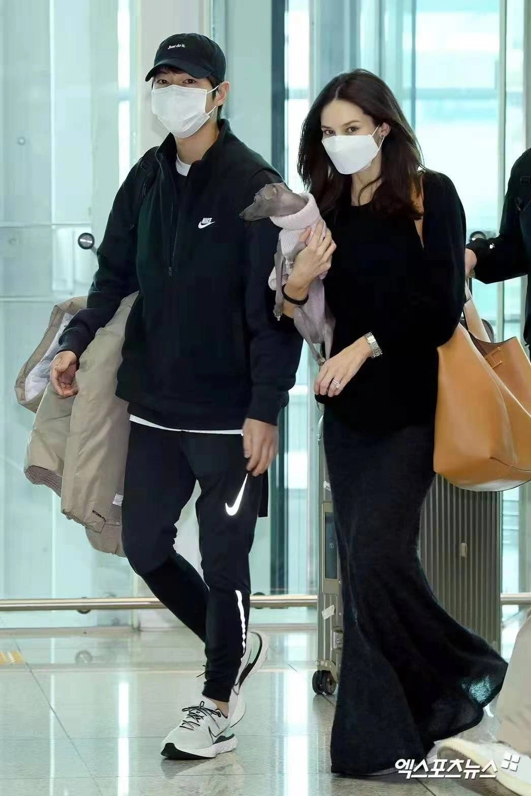 Nhờ người vợ thứ 2, Song Joong Ki thoát nghi án khai gian nhưng khó lòng