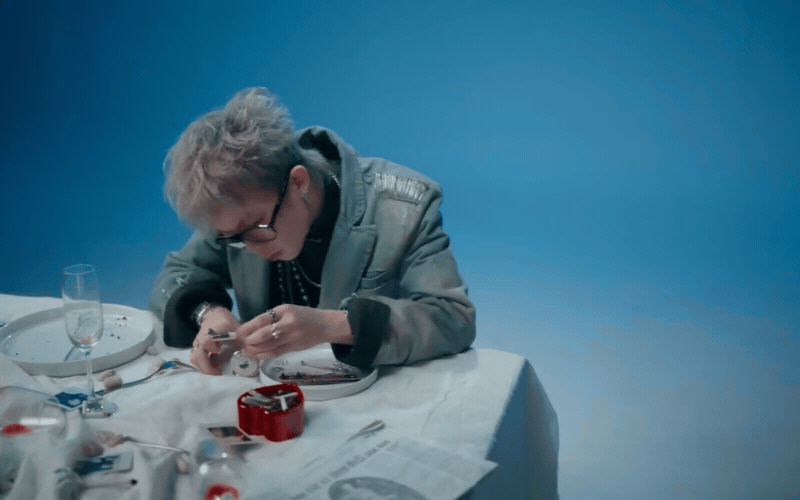 Dangrangto hóa chàng trai lụy tình trong album mới