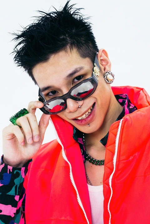 Album của Dangrangto cũng tạo ra nhiều bàn luận vì phát hành cùng thời điểm với album HVL của MCK