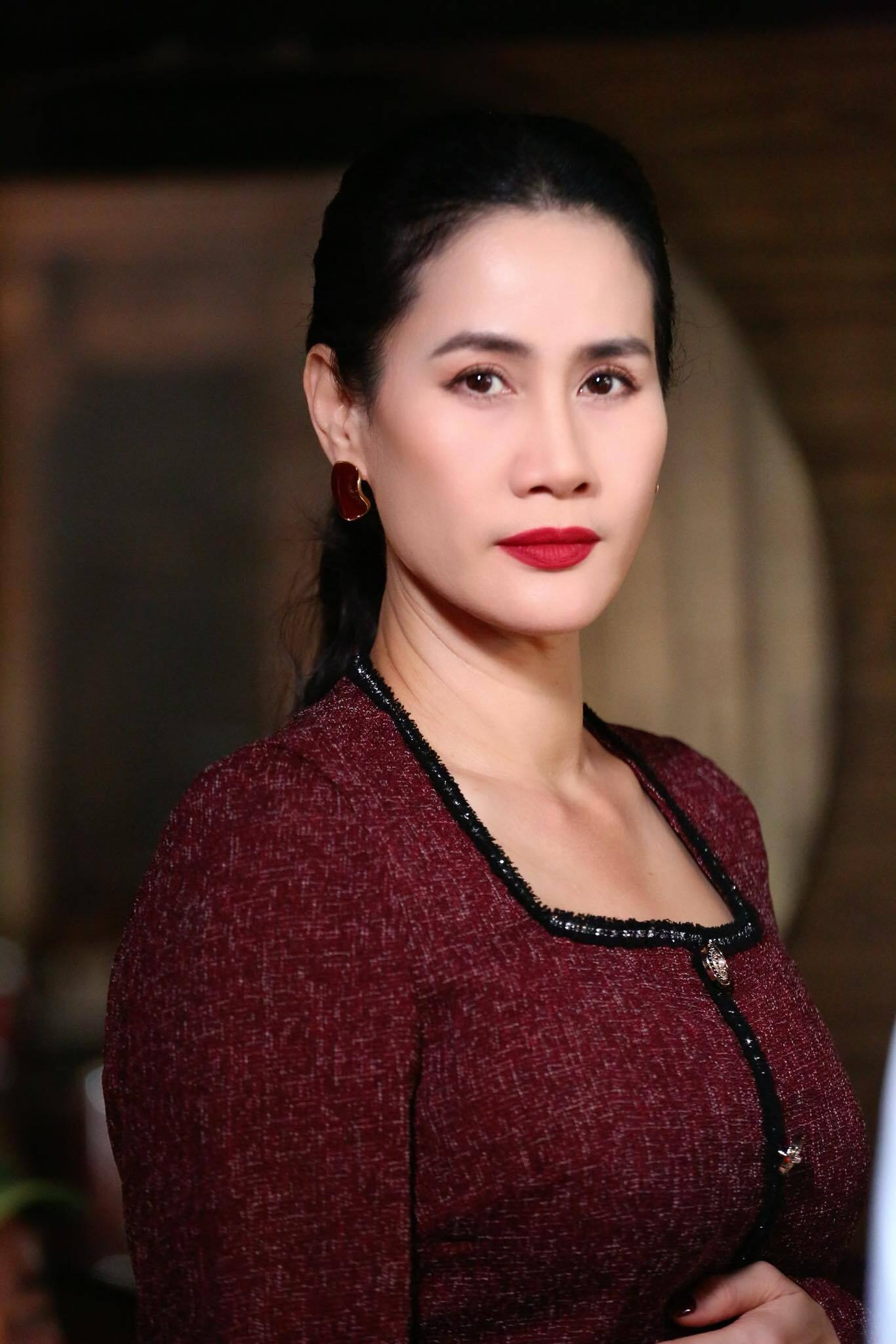 Mỹ nhân Việt duy nhất thừa nhận mình ngoài đời nham hiểm như trong phim, netizen mặc kệ “miễn đẹp là được”