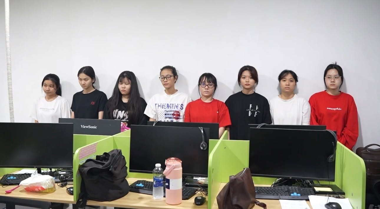 Nhiều nhân viên trong các công ty còn khá trẻ, hầu hết là cử nhân mới ra trường