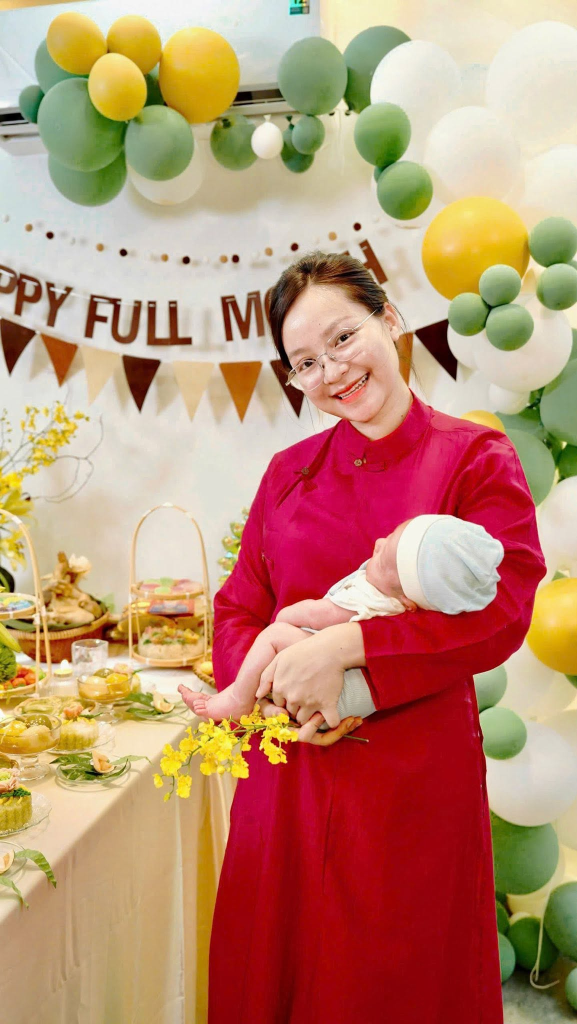 Út Về Vườn đã kết hôn và đón em bé đầu lòng (Ảnh: FBNV)