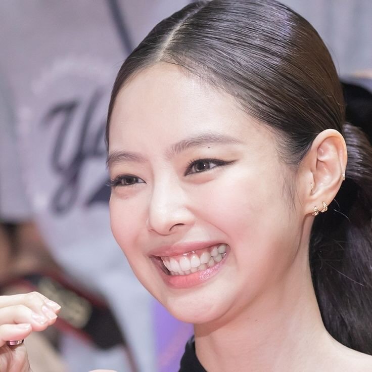 Điểm lạ trên đôi tai người Hàn, nửa triệu lượt xem và thảo luận