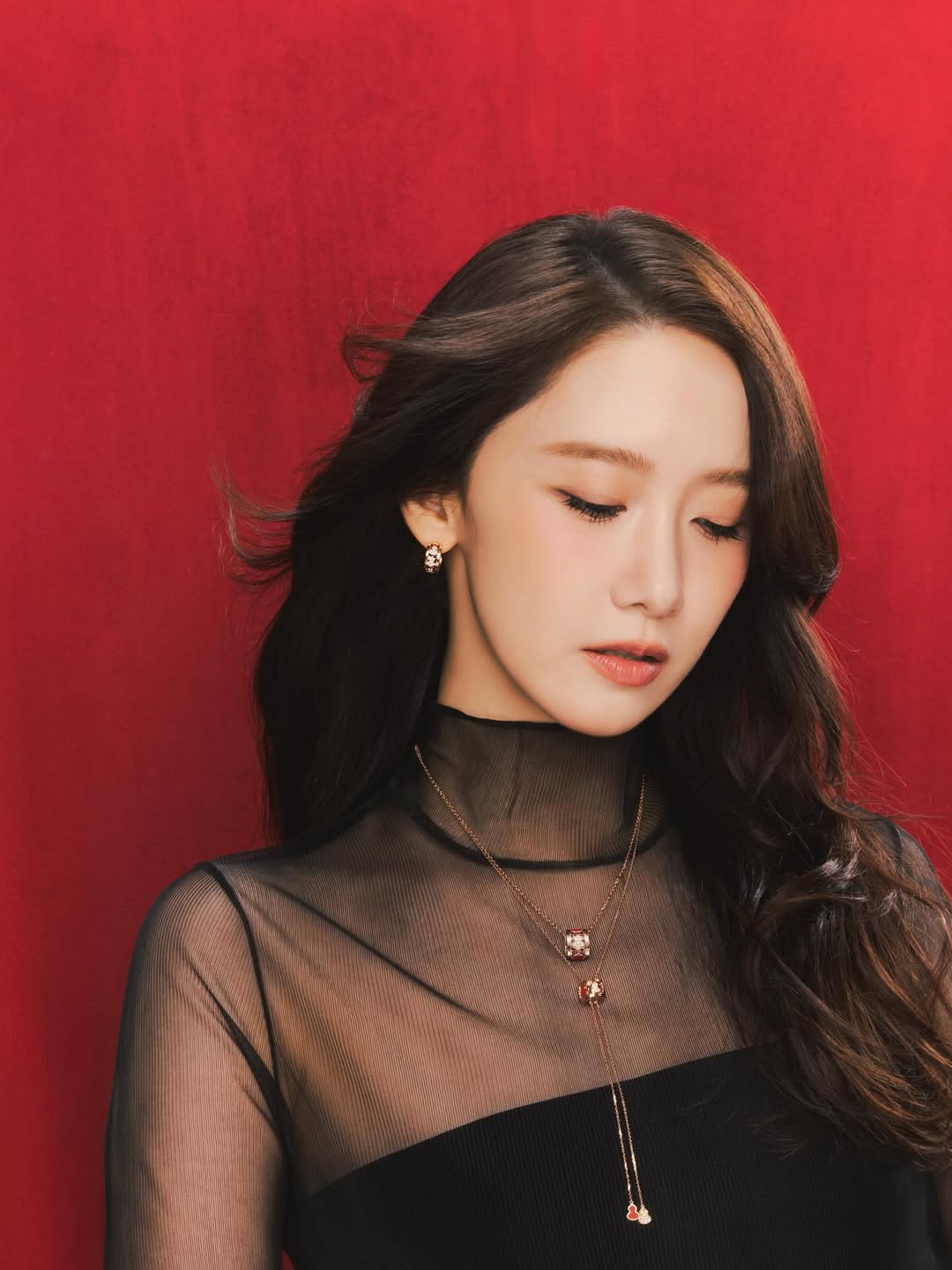 Cũng có ngày Yoona thành phu nhân “trùm ma tuý”, chơi đồ hiệu từ đầu đến chân
