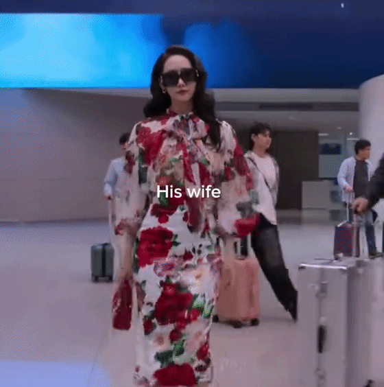 Diện váy hoa nổi bật, Yoona mang đến hình ảnh quý phu nhân sang chảnh với khí chất đầy