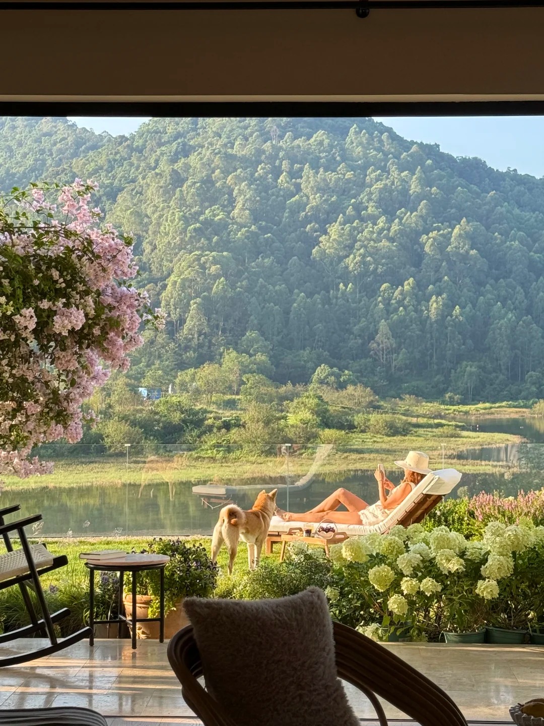 Căn biệt thự 850m² bên hồ, tiện nghi như resort khép kín của người phụ nữ không đi làm, không kết hôn