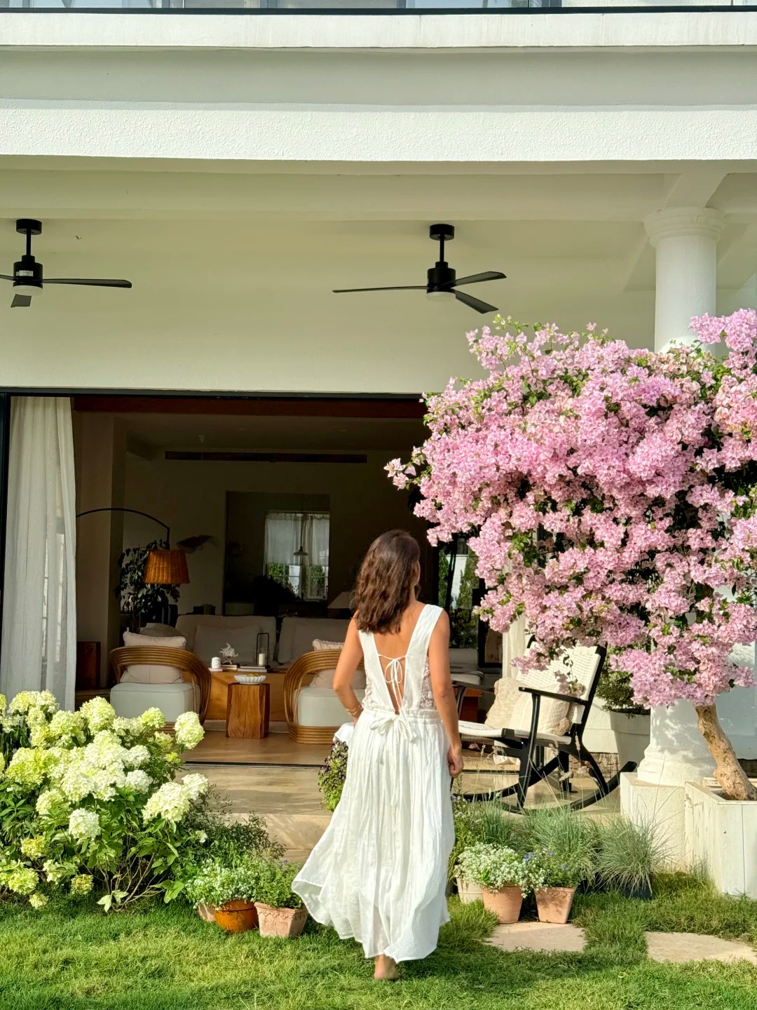 Căn biệt thự 850m² bên hồ, tiện nghi như resort khép kín của người phụ nữ không đi làm, không kết hôn