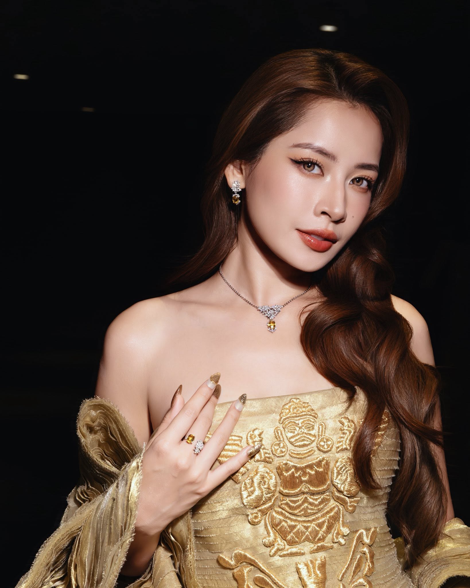 Tại Trung Quốc, Chi Pu được nhìn nhận như một nghệ sĩ trình diễn có ngoại hình sáng sân khấu, được mệnh danh là mỹ nhân đẹp nhất Việt Nam