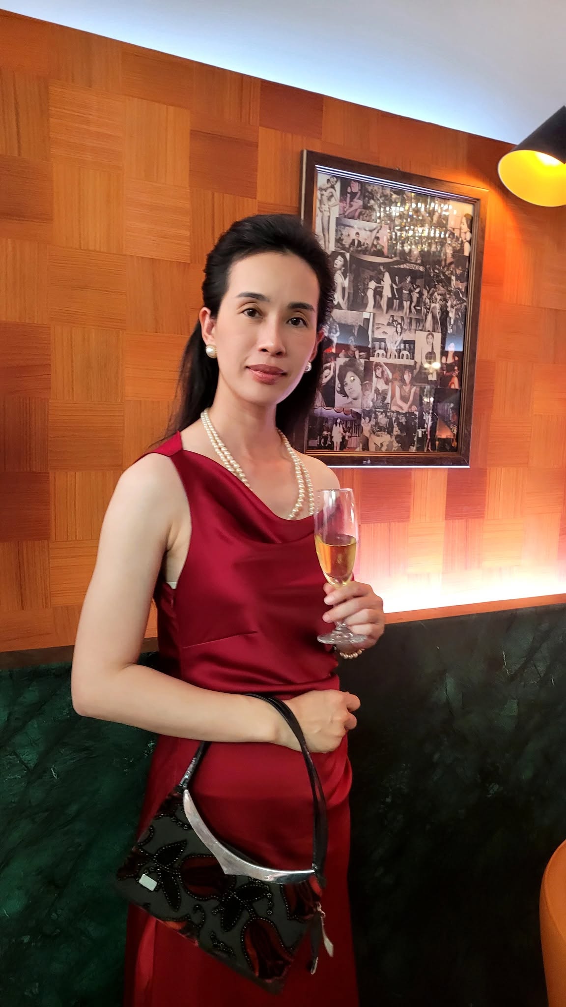Sao nữ Vbiz U40 cưa sừng làm nghé đóng thiếu nữ 17 tuổi, netizen nói thẳng “xin phép không xem phim”