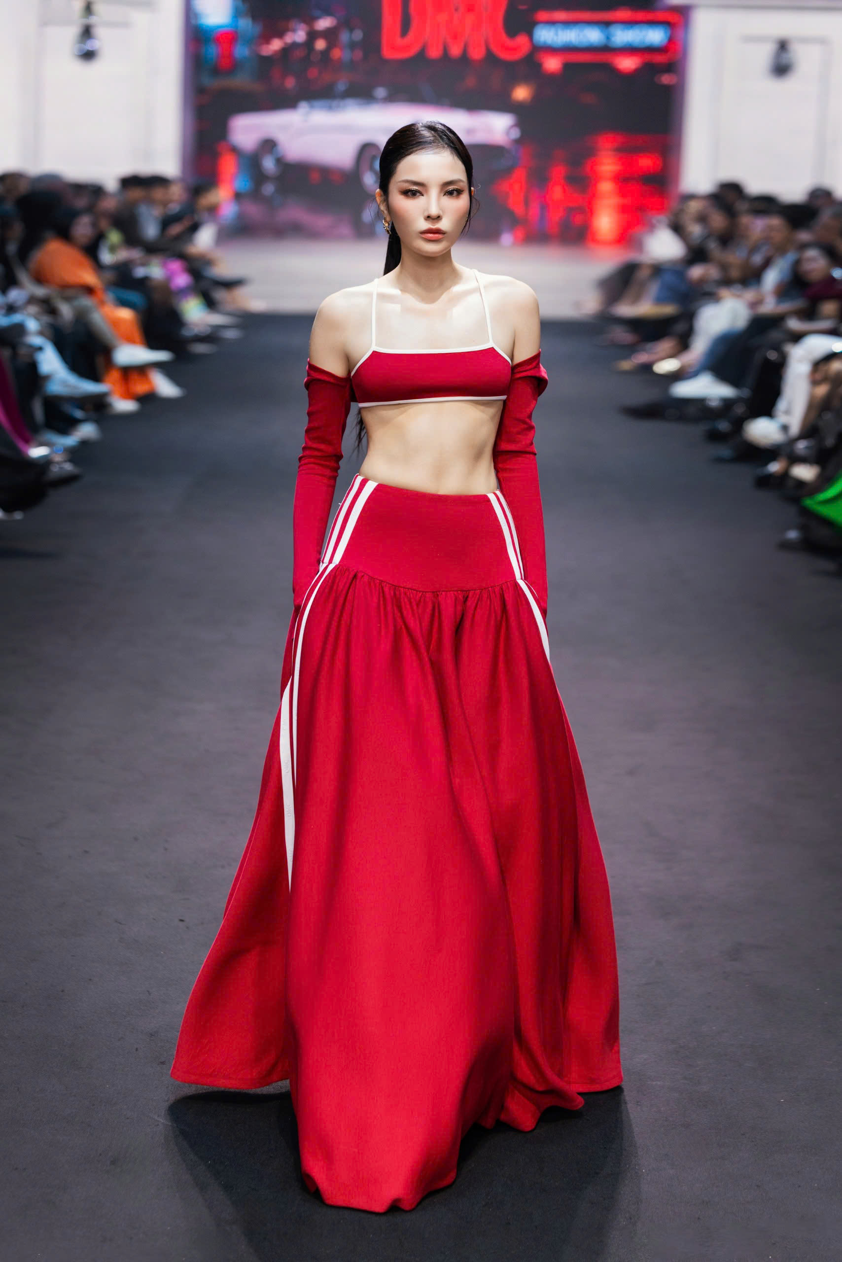 Khung hình gấp 3 visual hiếm thấy trong showbiz: Thanh Thuỷ, Tiểu Vy, Kỳ Duyên xứng danh Hoa hậu chánh cung, nhìn sao cũng đẹp
