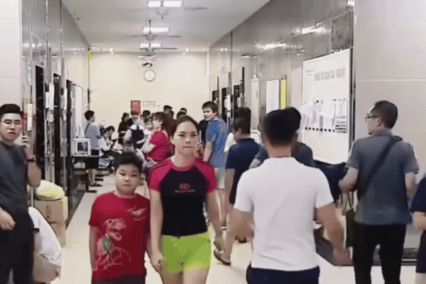 Khu chung cư đông dân nhất Hà Nội: Bên trong, cả 1