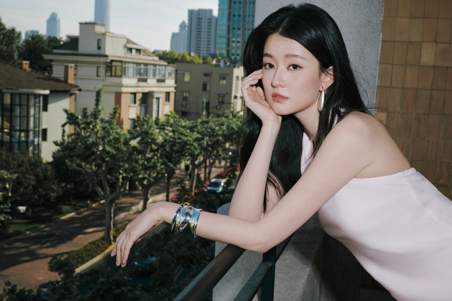 Không ai nhận ra mỹ nhân 9X giàu nhất showbiz sau khi giải nghệ cưới thiếu gia tập đoàn nghìn tỷ